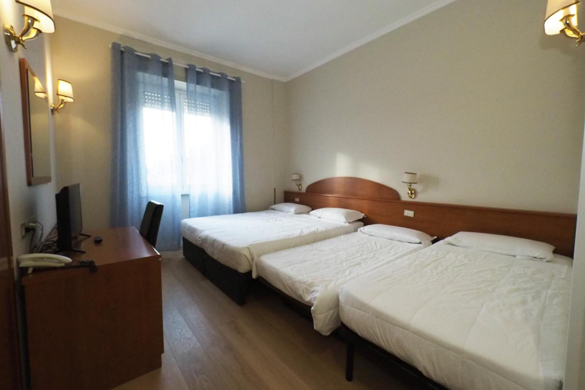 Hotel Laura — Zdjęcia 1